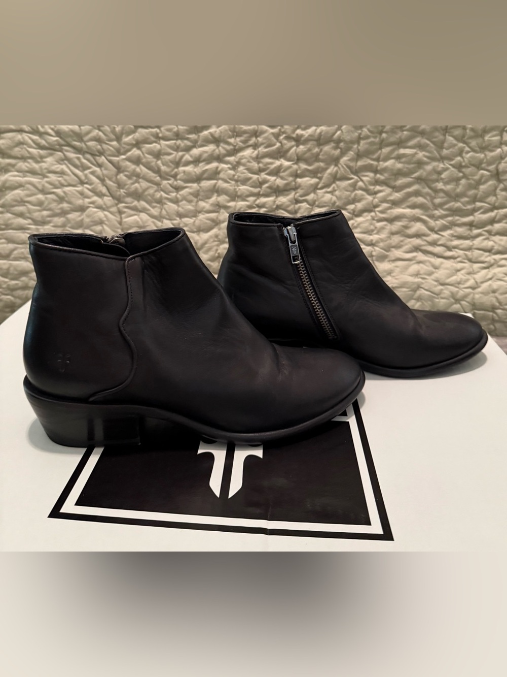 Frye Black Leather Boots with Side Zip size 7